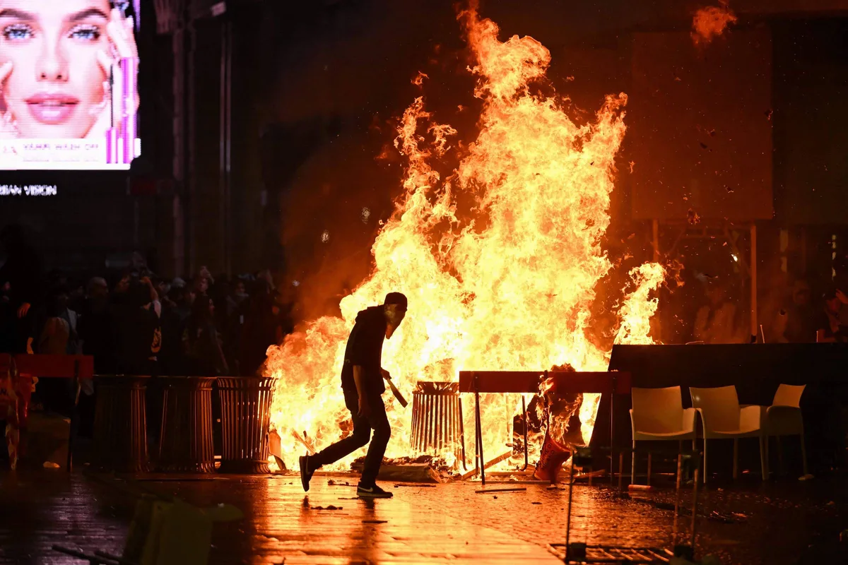 Protestos contra custo de vida se espalham na Europa após manifestações na França