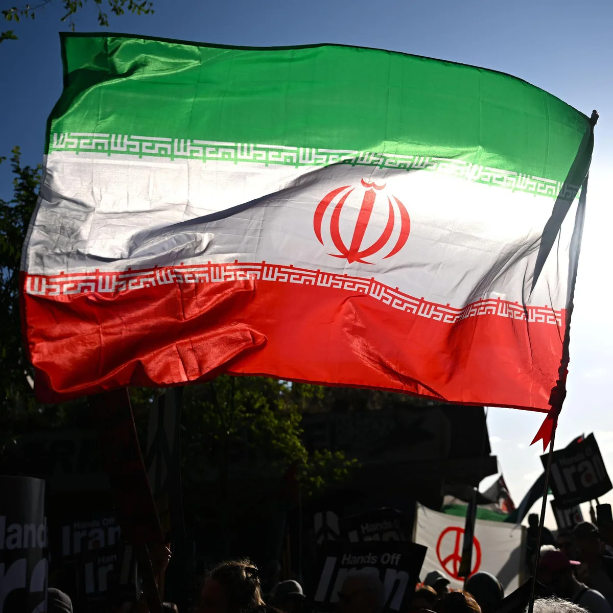 Folge von US-Sanktionen - Innenministerium im Iran nennt Teuerung besorgniserregend - offenbar Engpässe bei Nahrungsmitteln und Medikamenten