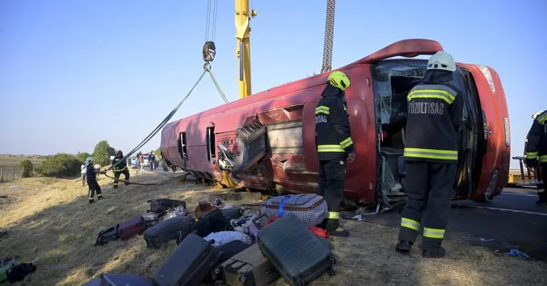 12 mortos em acidente de autocarro na Hungria