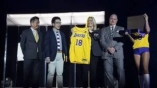 El adiós definitivo: la familia Buss se despide para siempre de los Lakers