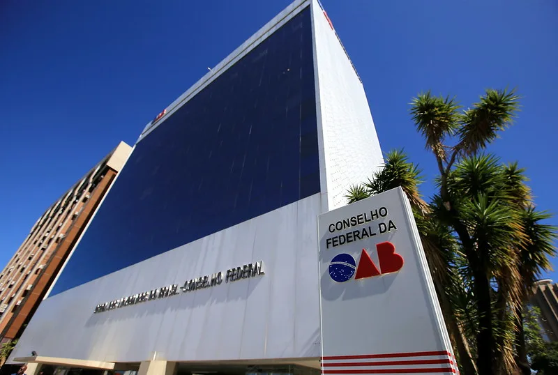 Meta bilionária da Enter esbarra em ofensiva da OAB contra IA jurídica