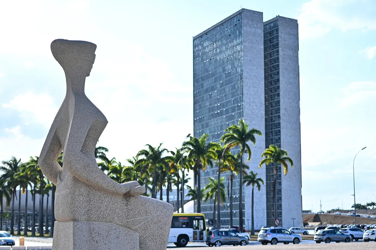 Crise no STF domina campanha eleitoral e esvazia debate sobre proposta