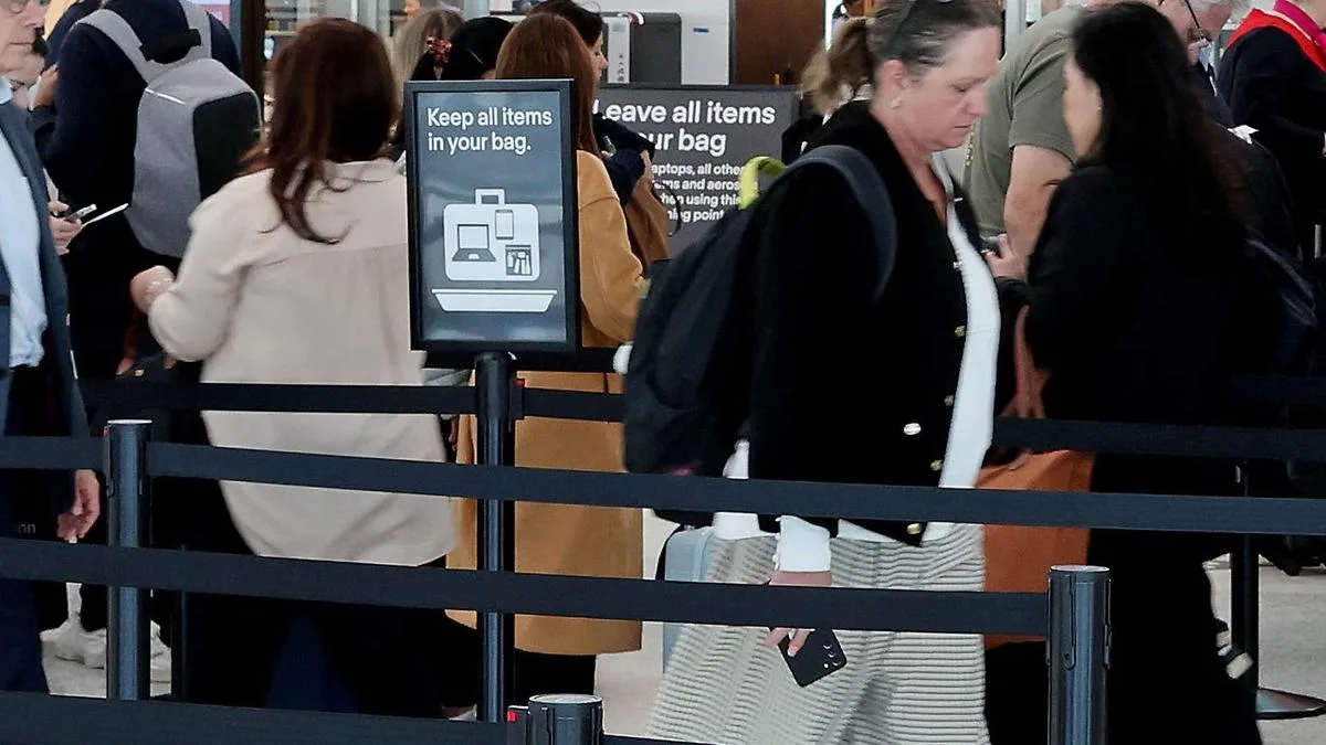 Sydney Airport hit with system outage
