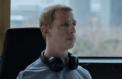 Mark Zuckerberg e Facebook são investigados no trailer da sequência de “A Rede Social”