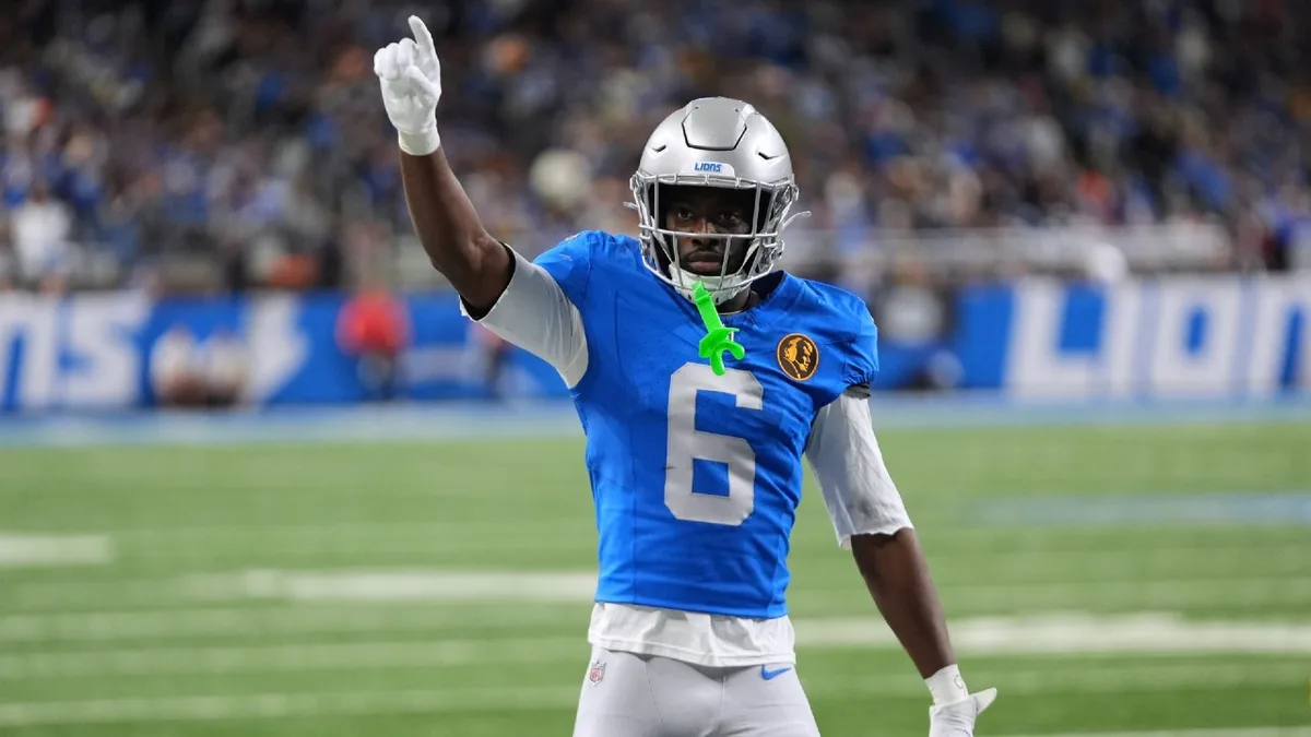Seattle Seahawks officially sign CB Terrion Arnold, who faces felony charges