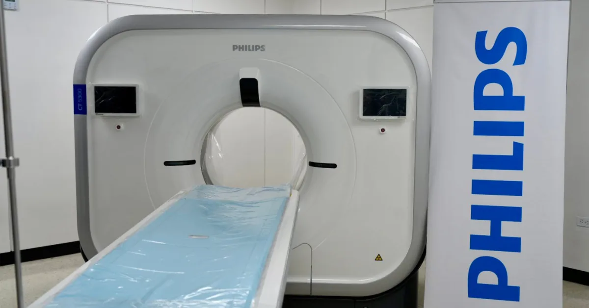 Subsecretario de EEUU visita el hospital Vargas para conocer nuevos equipos Philips