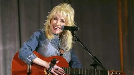 "I Will Always Love You", "Jolene", "The Bargain Store"... Cinq chansons qui donnent le ton de la carrière de légende de Dolly Parton