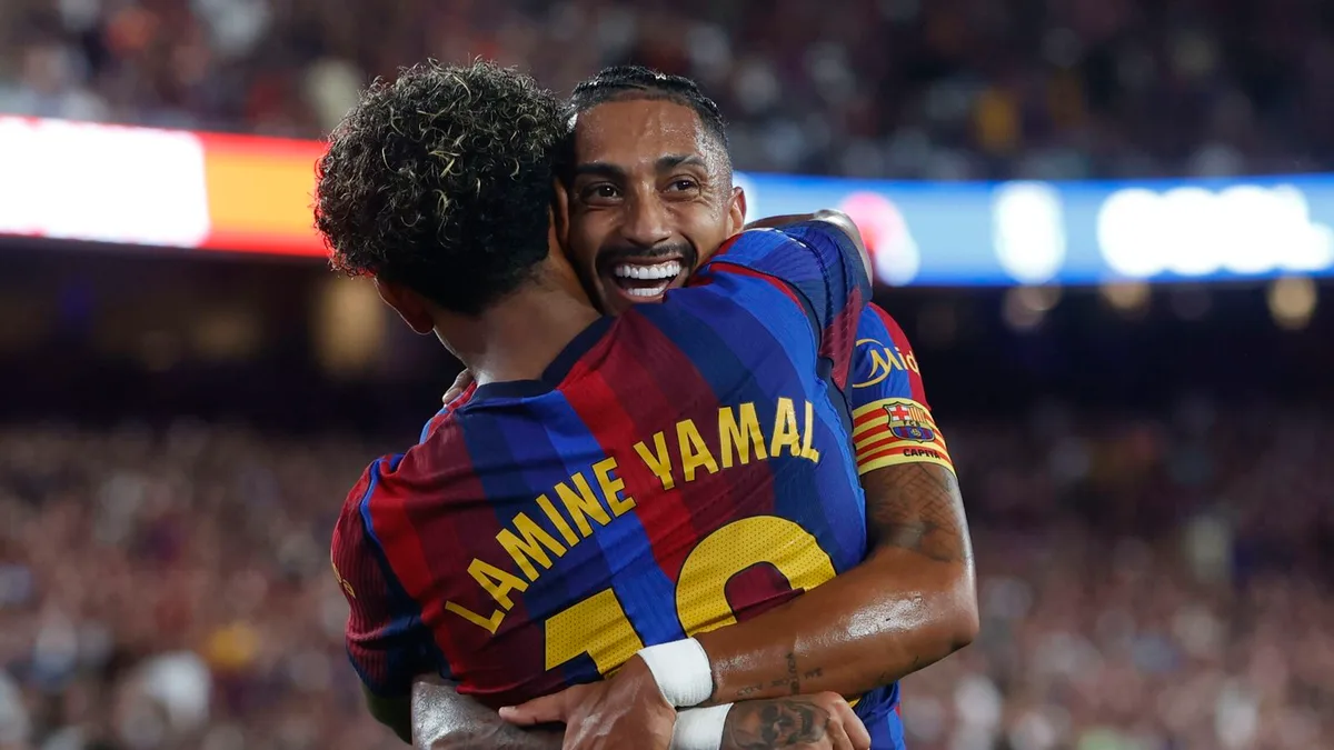Lamine sonríe, Raphinha es pichichi y el Barça le endosa una manita al Rayo para liderar LaLiga (5-2)