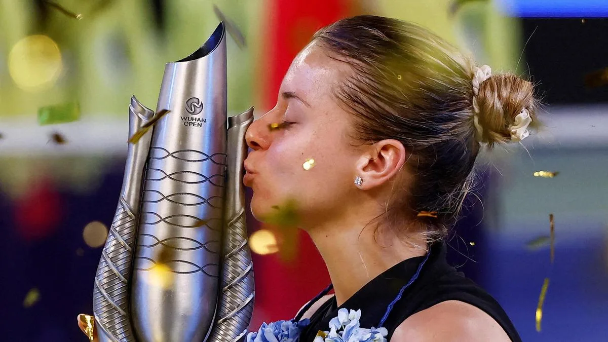 Chwalinska fights back to win Wuhan Open in title breakthrough