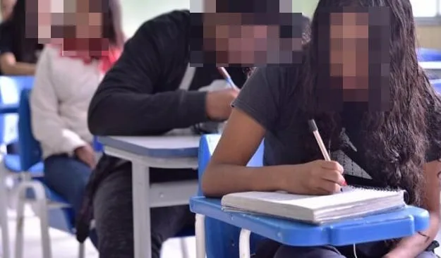 Alunos do 9º ano estão sem professor de Matemática em escola de Caracaraí