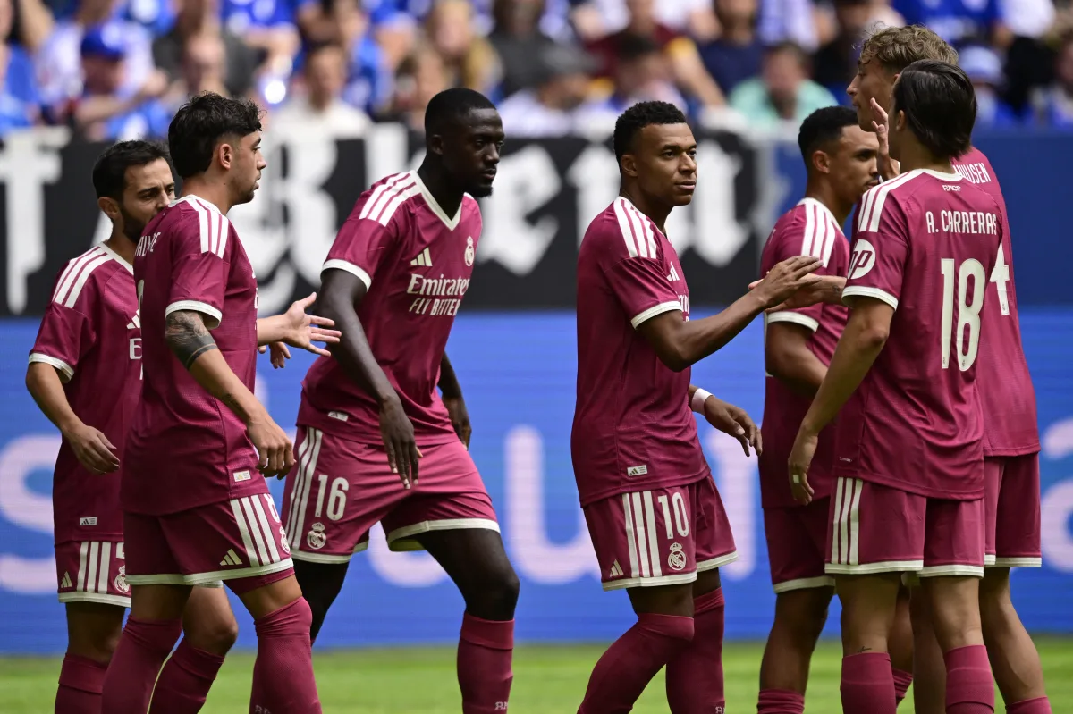 Mbappé marca, e Real Madrid goleia o Schalke 04 no último amistoso da pré-temporada