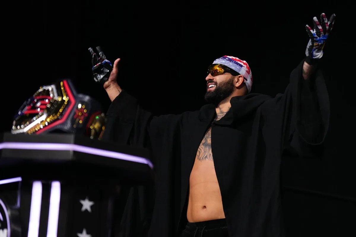 Джош Хокит призвал лишить Тома Аспиналла титула UFC