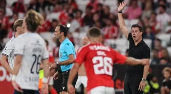 Benfica vence AGF Aarhus. "O resultado ficou feito na primeira parte"