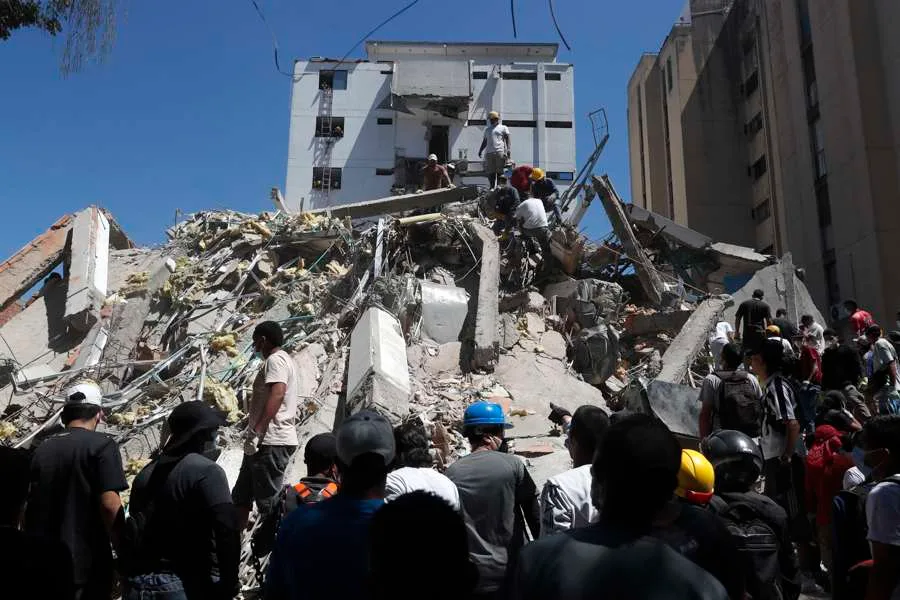 Asciende a 294 la cifra de fallecidos por el terremoto en Colombia