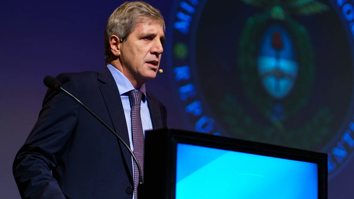 Caputo le contestó al vice de la UIA: “Tienen que invertir, hacer cosas a las que no están acostumbrados”