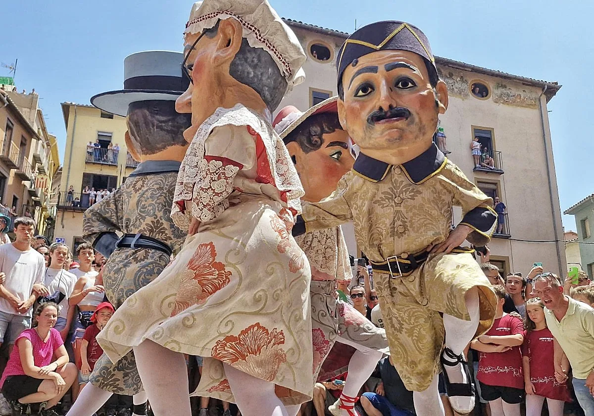 La mejor fiesta de pueblo de España está en Barcelona: baile, fuego y más de cinco siglos de historia