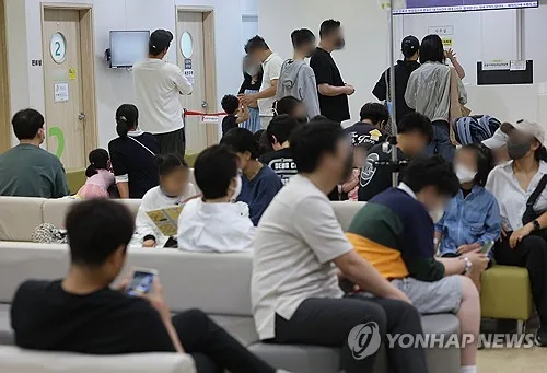 의협 "코로나19·독감 동반 확산…적극적으로 예방접종해야"