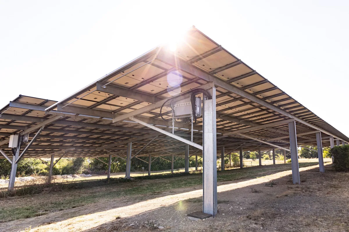 Avec la répétition des canicules, faut-il encore accélérer sur l’énergie solaire ?