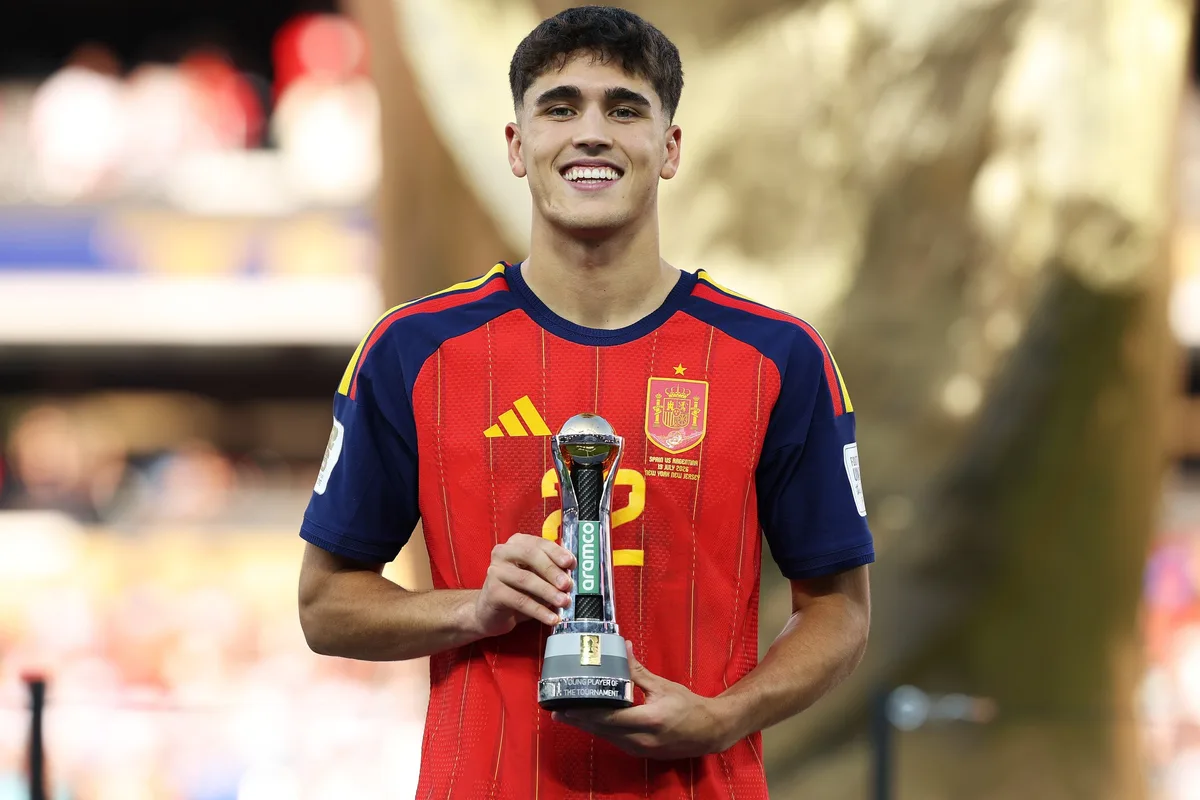 Pau Cubarsí assume liderança do Top 10 do Golden Boy com 3 brasileiros