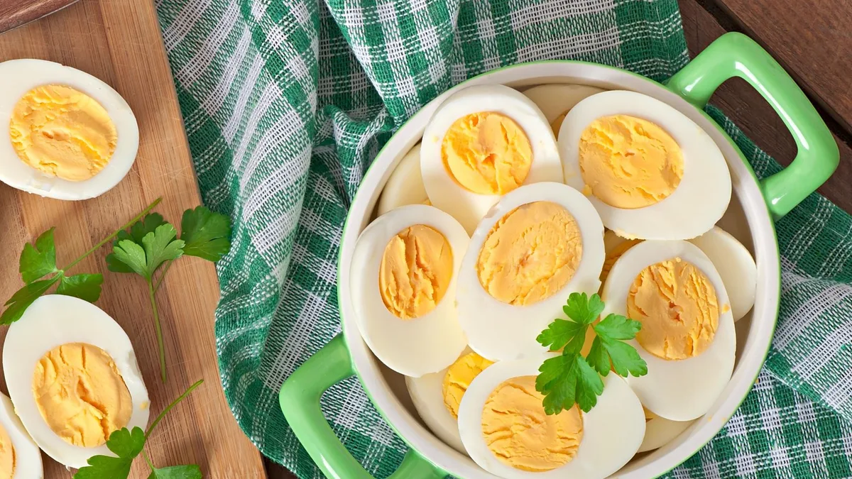 Los nutricionistas lo confirman: a partir de los 50 un huevo cocido puede ser mejor merienda que unas galletas