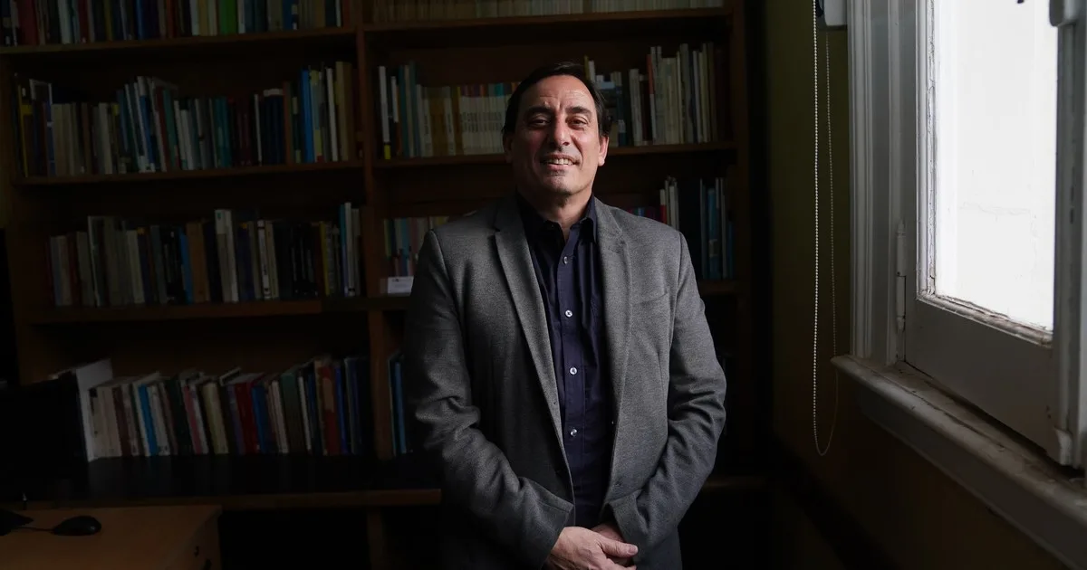 Javier Curcio, economista: “Hoy estamos sin los recursos mínimos en educación y así no habrá reforma del país posible”
