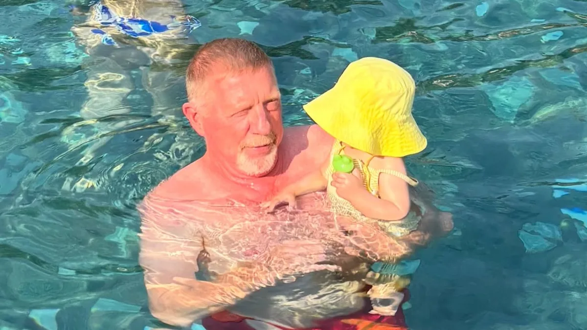 Familienurlaub in Italien - Hier badet Boris Becker im Papaglück