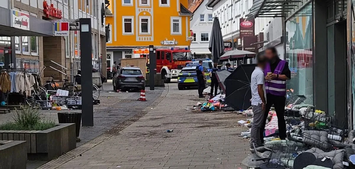 Autofahrer rast durch Fußgängerzone – er hatte laut Polizei medizinische Probleme