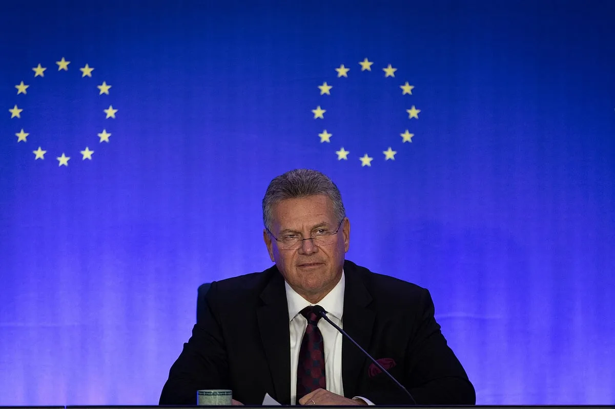 UE considera conversações com China primeiro passo para reequilibrar comércio