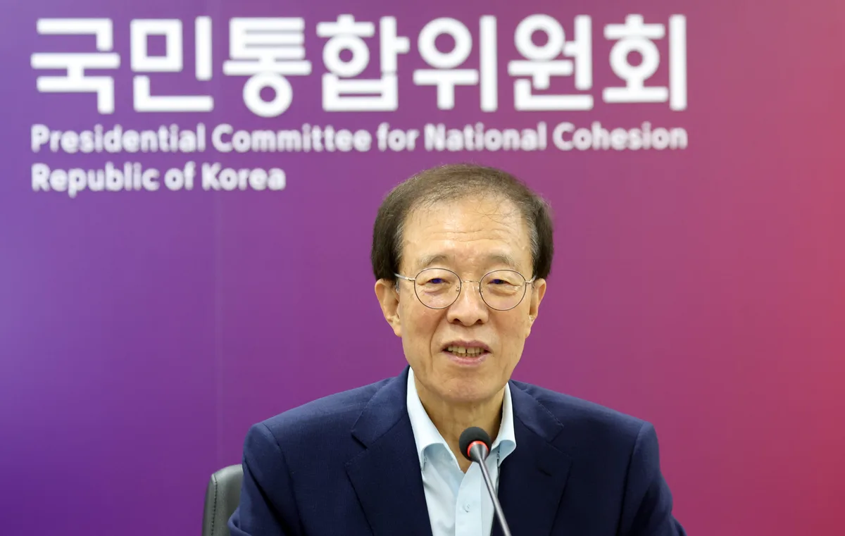 이석연 국민통합위원장 “李, ‘모두의 대통령’ 위해 탈당해야”