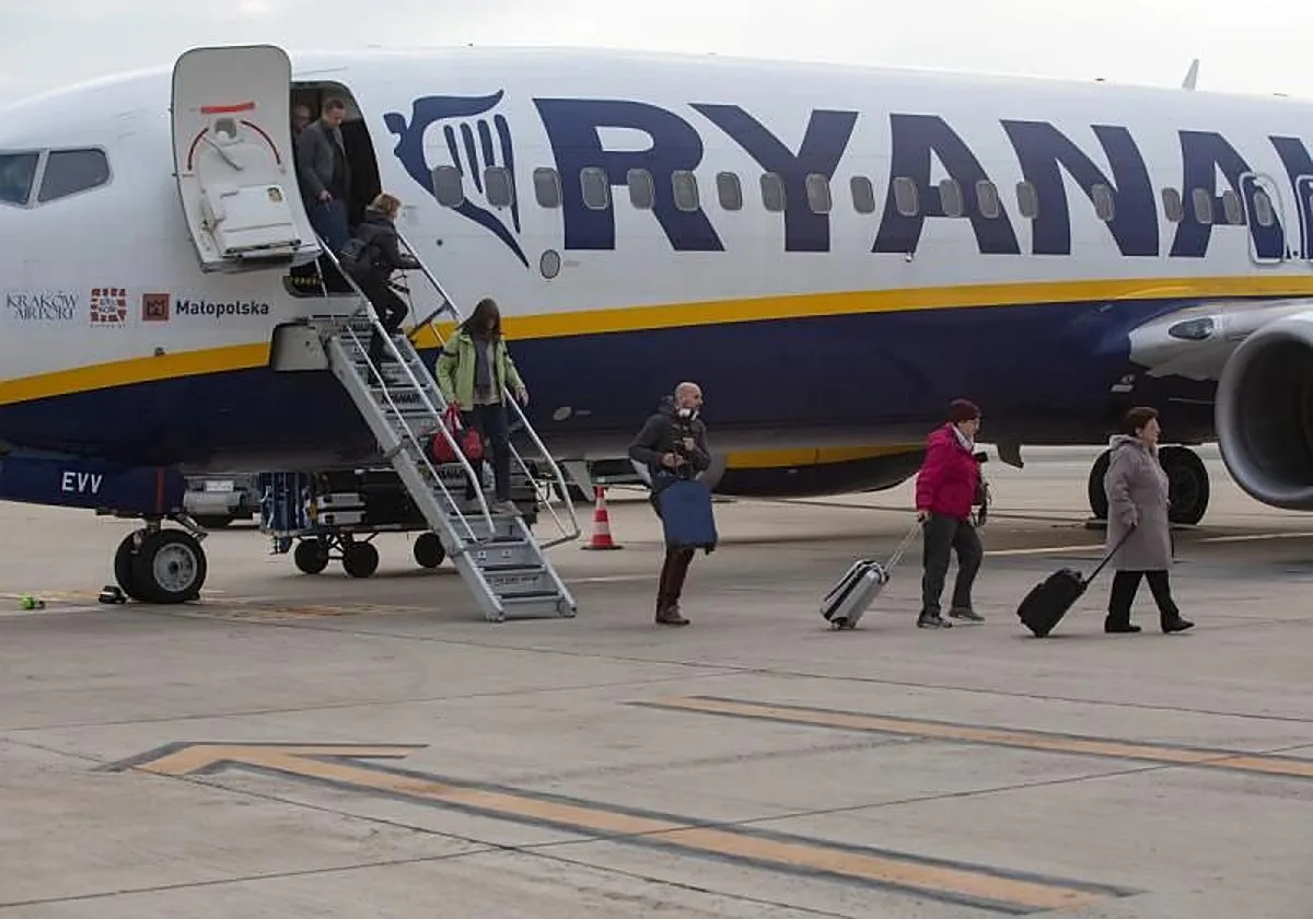 Ryanair señala al aeropuerto de Sevilla como uno de los peores de Europa en puntualidad