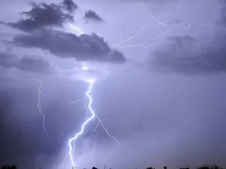 Météo : orages violents dans le Sud-Est et la Corse, crues éclair… À quoi faut-il s’attendre ces prochains jours ?