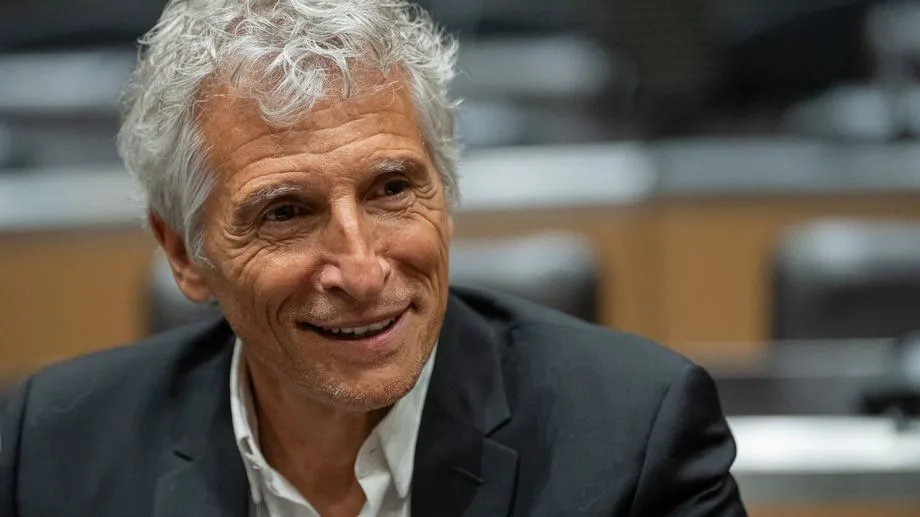 "Nagui se confie sur son choix personnel" : cet article web mensonger cache une arnaque à l'investissement