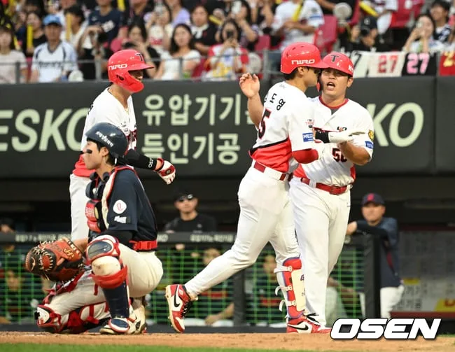 양키스+텍사스 관계자 몰려왔다...155km 밀어쳐 39호 스리런→커브 당겨쳐 적시 2루타....김도영 장타쇼, 최연소 40홈런 100타점 100득점 눈앞