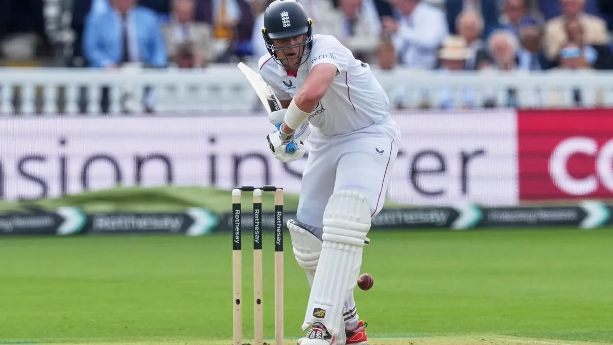 Smith and Cox revive England against Pakistan after Abbas strikes