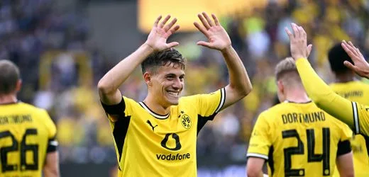 Fußball-Bundesliga: Borussia Dortmund siegt über den Hamburger SV dank Konstantinos Karetsas und Giannis Konstantelias