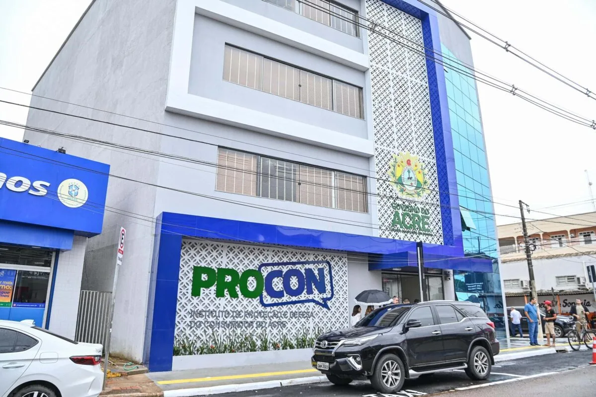 Procon notifica instituição bancária após denúncias sobre atendimento em Feijó