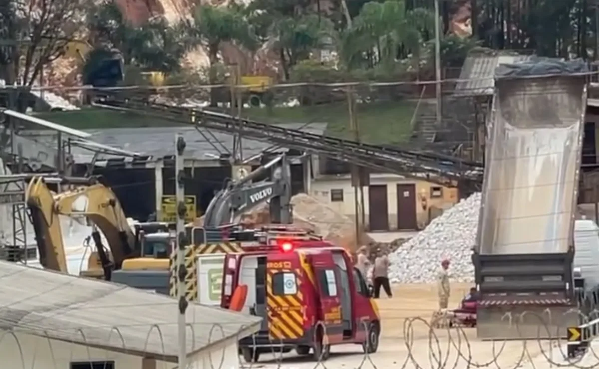 Trabalhador encosta em caminhão que esbarrou em rede de alta tensão e morre eletrocutado em Almirante Tamandaré