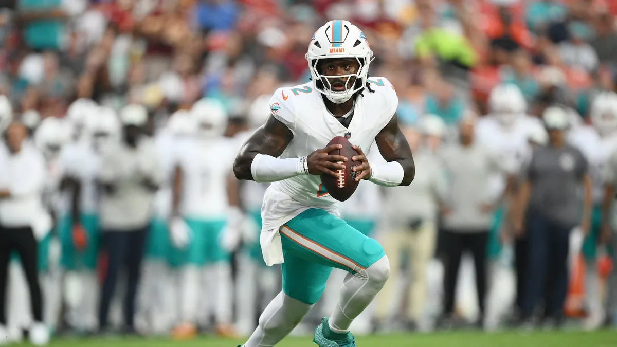 Dolphins' Malik Willis has impressive start, Marcus Mariota injured as Commanders win 20-7