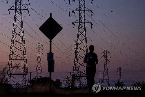美, 중국산 전력장비 겨냥 규제 강화…트럼프 행정명령 서명(종합)