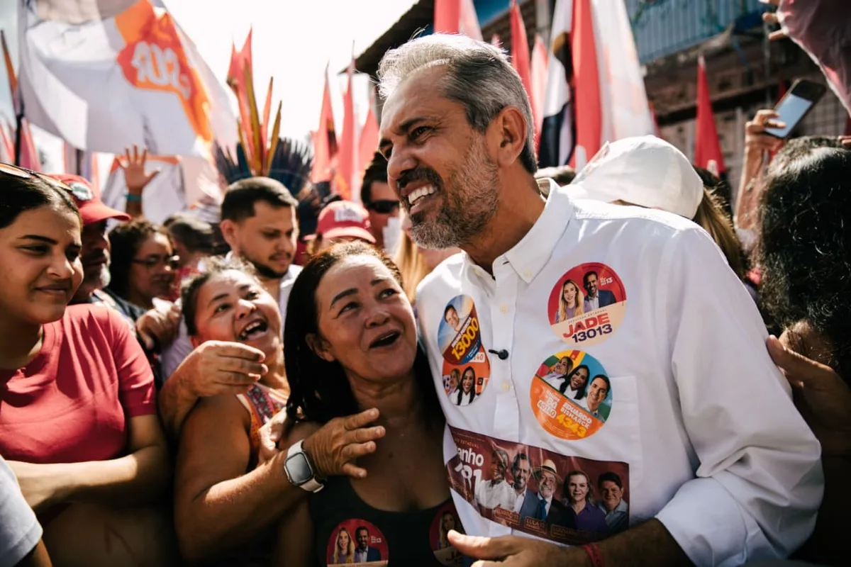 Elmano promete levar ensino superior aos 184 municípios do Ceará e ampliar escolas em tempo integral