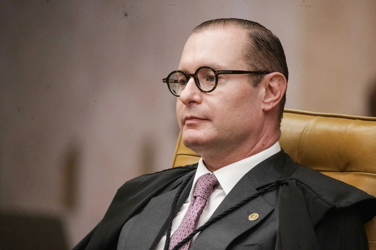 Zanin retira tornozeleira de advogado investigado por venda de sentenças