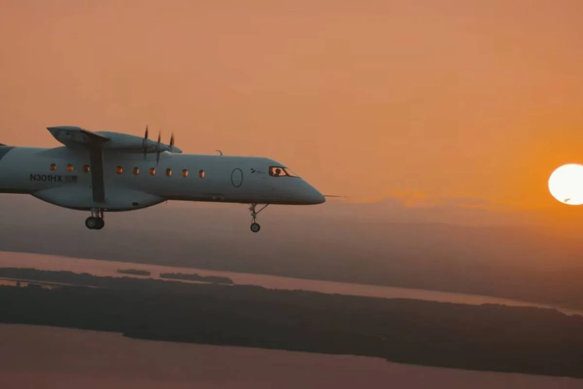 Maior avião elétrico do mundo realiza primeiro voo nos EUA; veja o vídeo