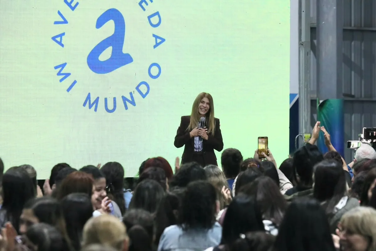La intendenta de Avellaneda anunció un bono de 100 mil pesos para docentes y auxiliares por el Día del Maestro