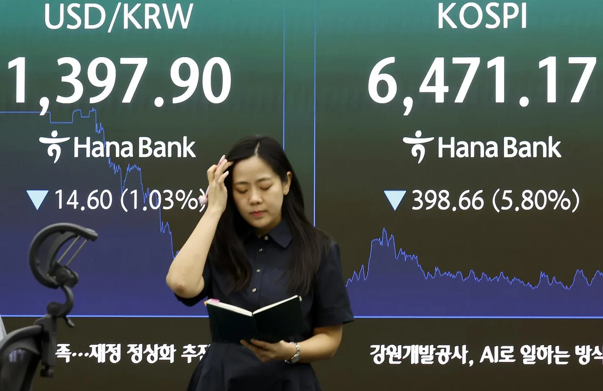 환율 10개월여 만에 1300원대로…“외국인 주식 순매수에 내림세 지속”