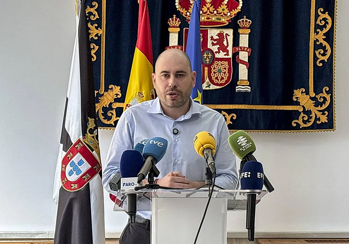 Un juzgado abre diligencias contra el delegado del Gobierno en Ceuta por los informes del CNI