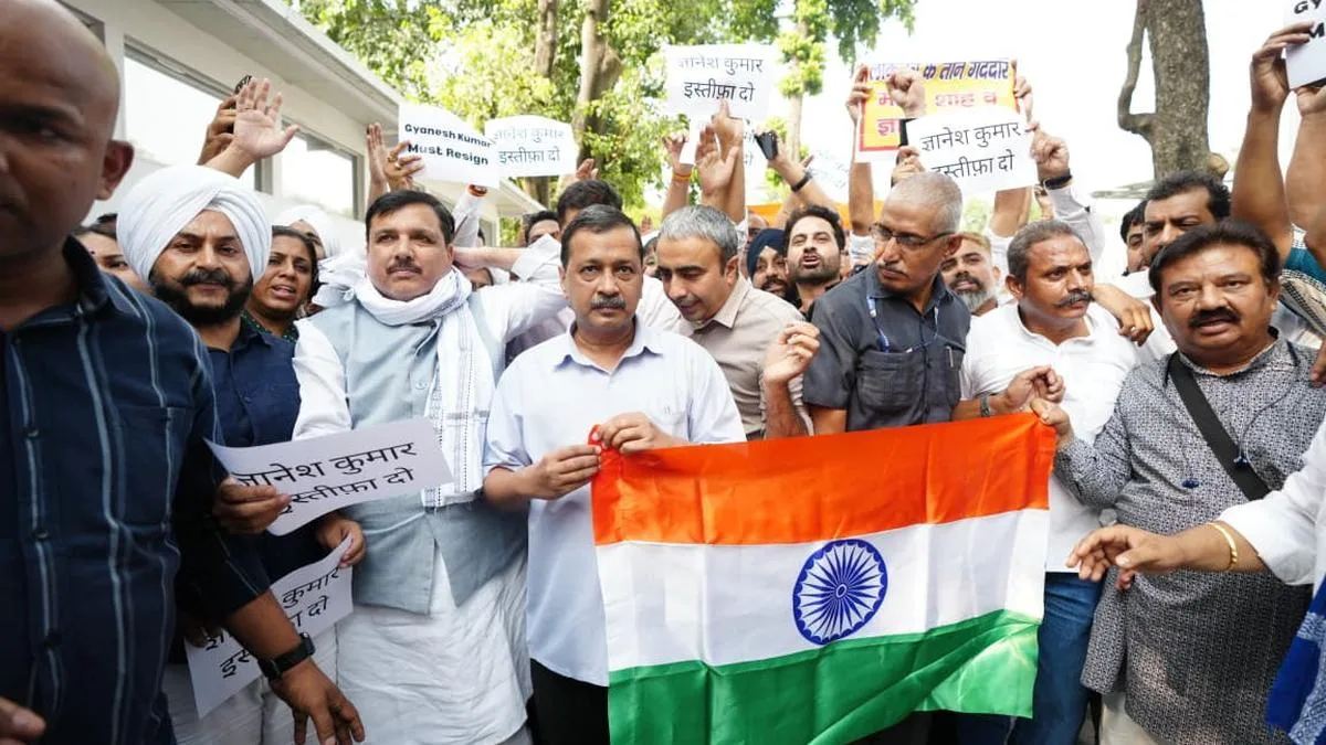 Delhi protest: Arvind Kejriwal detained by Delhi Police while marching to Jantar Mantar