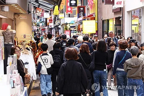 中 국경절 연휴 유통가 매출 2∼3배 증가…지방 관광지도 '껑충'