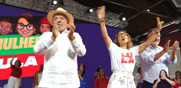 Lula confunde Marisa com Janja e pede voto em mulheres, em BH