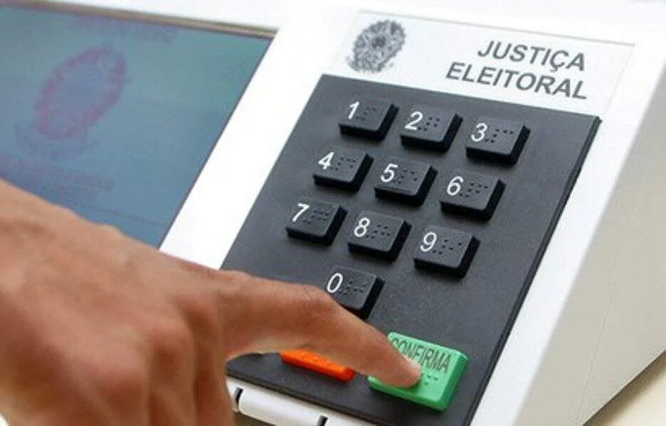 Desinteresse pelo Legislativo fortalece máquinas eleitorais e grupos organizados