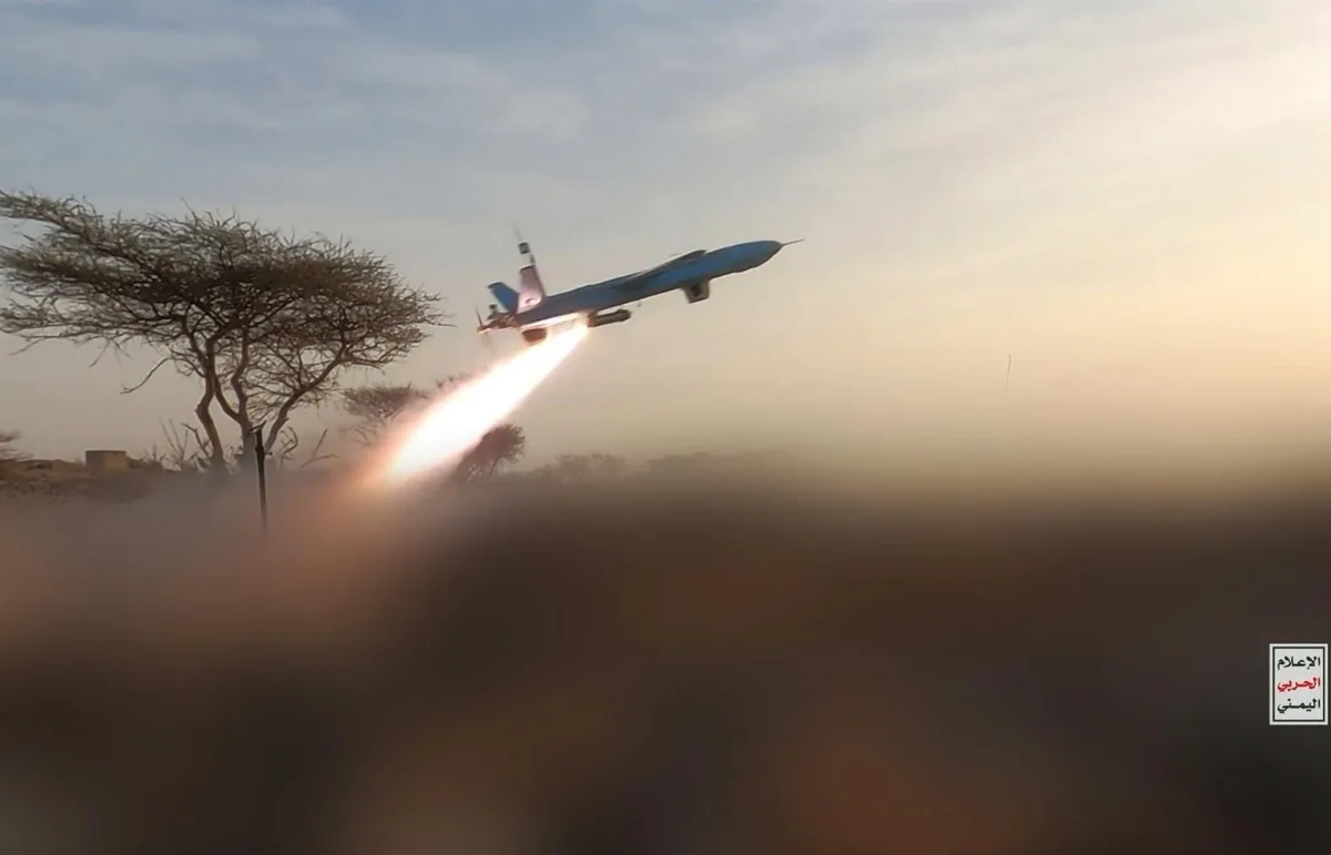Tensión en Yemen: los rebeldes hutíes lanzaron un nuevo ataque con misiles y drones contra zonas residenciales en Marib
